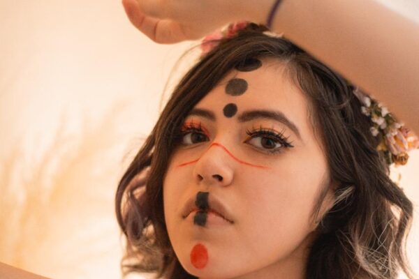 האם לנערות ליווי יש מקום בחברה?: חקירה של היתרונות והחסרונות האם לנערות ליווי יש מקום בחברה?: חקירה של היתרונות והחסרונות